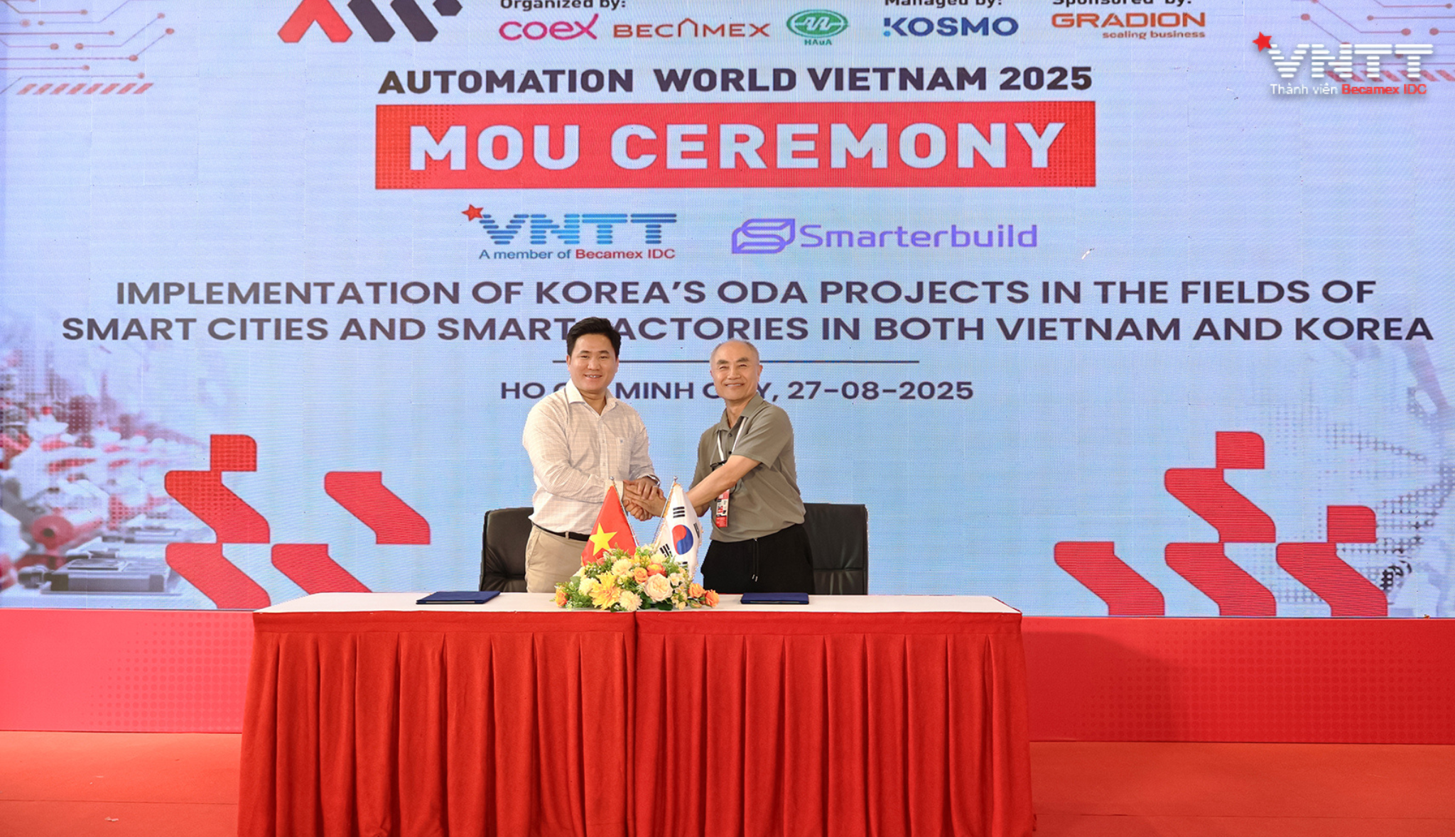 VNTT và SmarterBuild ký kết Bản Ghi Nhớ hợp tác phát triển dự án Thành phố Thông minh và Công nghiệp Thông minh