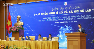 TS. Phạm Tuấn Anh – Giám đốc Công nghệ Thông tin Tập đoàn Becamex, Tổng Giám đốc Công ty Viễn thông và CNTT (VNTT) trình bày tham luận tại diễn đàn