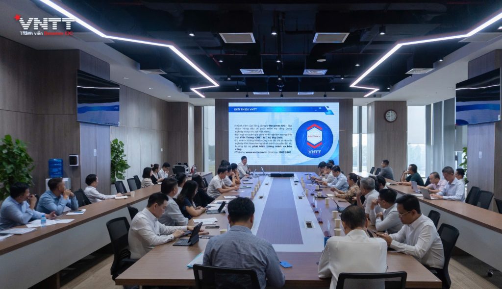 VNTT HÂN HẠNH ĐÓN TIẾP LÃNH ĐẠO SỞ CÔNG THƯƠNG TP.HCM VÀ ĐOÀN LIÊN NGÀNH THAM QUAN TRUNG TÂM ĐIỀU HÀNH THÔNG MINH (IOC)